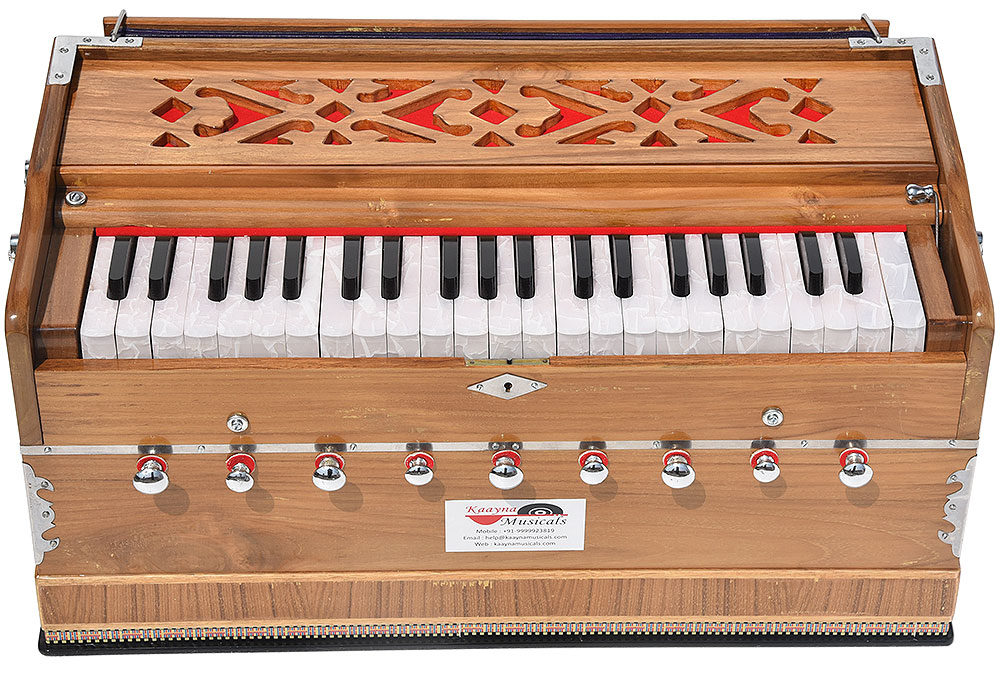 3¼ Octaves Kirtan Bhajan Harmonium Eco Model By Kaayna Musicals Gig Bag Bass/Male Reed Tuned- 440 Hz etc Brown Colour Best for Peace Mantra 7 Stops- 2 Drone Yoga Shruti 
