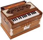 Teak Wood Harmonium Mini Magic By Kaayna Musicals, 4 Stop- 2 Main & 2 Drone, 2¾ Octave, Teak Colour, Gig Bag , Bass/Male- 440 Hz, Best for Yoga, Bhajan, Kirtan, Shruti, Mantra, Meditation, Chant, Vocal