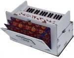 OM Safri Harmonium- 2¾ Octave By Kaayna Musicals-Portable, Traveler, Baja, 4 Stop (2 Drone), Two Set Reed- Bass/Male, White Colour, Gig Bag, Tuning: 440Hz, Best For Yoga, Bhajan, Kirtan, Mantra, Vocal - Image 2