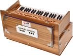 Teak Wood Safri Harmonium- 3½ Octave By Kaayna Musicals-Portable, Traveler, Baja, 9 Stops- 4 Drone, Bass/Male Reeds, Gig Bag, Tuning: 440Hz, For Yoga, Bhajan, Kirtan, Mantra, Vocal - Image 12