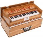 Teak Wood Safri Harmonium- 3½ Octave By Kaayna Musicals-Portable, Traveler, Baja, 9 Stops- 4 Drone, Bass/Male Reeds, Gig Bag, Tuning: 440Hz, For Yoga, Bhajan, Kirtan, Mantra, Vocal - Image 3