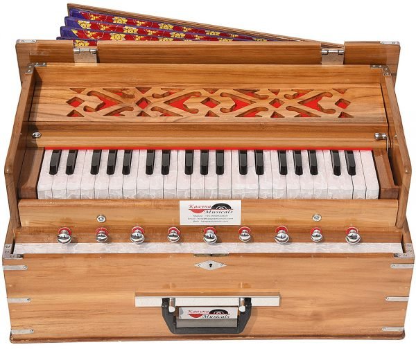 Teak Wood Safri Harmonium- 3½ Octave By Kaayna Musicals-Portable, Traveler, Baja, 9 Stops- 4 Drone, Bass/Male Reeds, Gig Bag, Tuning: 440Hz, For Yoga, Bhajan, Kirtan, Mantra, Vocal - Image 4