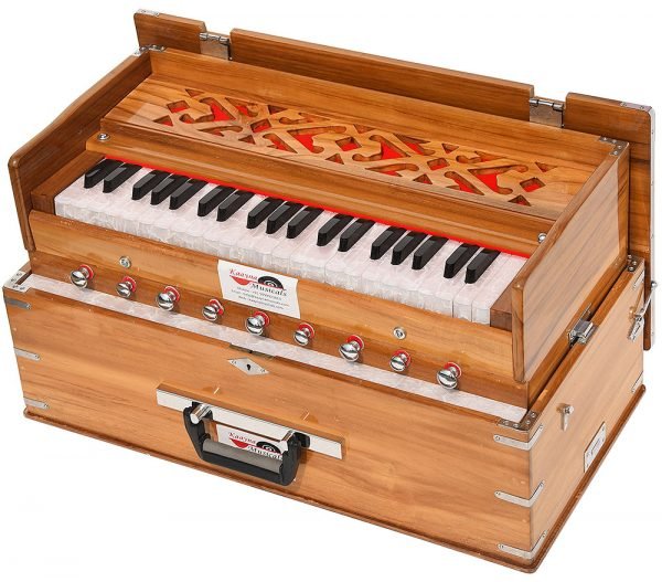 Teak Wood Safri Harmonium- 3½ Octave By Kaayna Musicals-Portable, Traveler, Baja, 9 Stops- 4 Drone, Bass/Male Reeds, Gig Bag, Tuning: 440Hz, For Yoga, Bhajan, Kirtan, Mantra, Vocal - Image 7