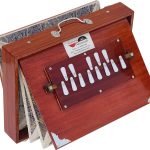 Shruti Box Total Wood- Eco Model- Size (16″ X 12″ X 3″) Inches – 440 Hz, Gig Bag, Cherry Finish– C To C Lower Tone Reeds, Surpeti, Yoga, Bhajan, Kirtan, Mantra, Raga, Drone, Chant, Vocal