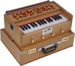 OM Mini Traveler Harmonium By Kaayna Musicals, Melamyne Matte Finish- 4 Stop- 2 Main & 2 Drone, 2¾ Octave, Teak Colour, Gig Bag , Bass/Male- 440 Hz, For Yoga, Bhajan, Kirtan, Shruti, Mantra, Meditation, Chant, Vocal - Image 3