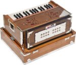 Teak Wood Mini Traveler Harmonium By Kaayna Musicals- 5 Stop- 2 Main & 3 Drone, 2¾ Octave, Natural Colour, Carry Bag , Bass/Male- 440 Hz, For Yoga, Bhajan, Kirtan, Shruti, Mantra, Meditation, Chant, Vocal - Image 8