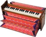 Harmonium Dulcetina With Five Drone- Teak Wood By Kaayna Musicals, Compact Size, Easy to Carry, 3½ Octaves, Natural Wood Colour, Gig Bag, Bass & Male Reed- 440 Hz, Suitable for Yoga, Bhajan, Kirtan, Shruti, Mantra, Chanting