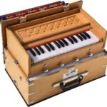 Safri Harmonium- Teak Color- Melamyne Matte Finish- Portable, Traveler, Baja- 2¾ Octave, 4 Stops- 2 Drone, Two Set Reed- Bass/Male, Gig Bag, Tuning 440 Hz, For Yoga, Bhajan, Kirtan, Mantra, Vocal, Shruti